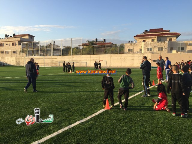 فيديو: خطوة اخرى للمصادقة على الملعب الشرقي .. تركيب الالواح الواقية من الاسفنج على جدران الملعب